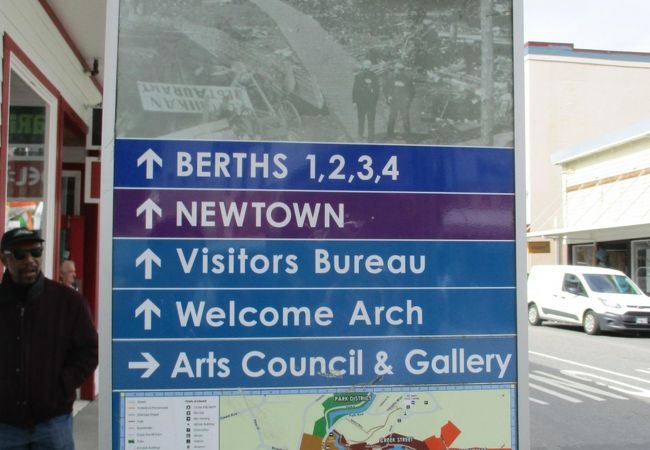 アラスカ州最南端の町ケチカンは、大と海の間の平地につくられた細長い町でした。