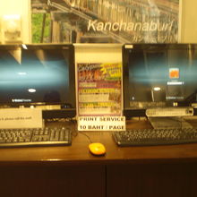 ラウンジでは、日本語のパソコンも、自由に利用できます。