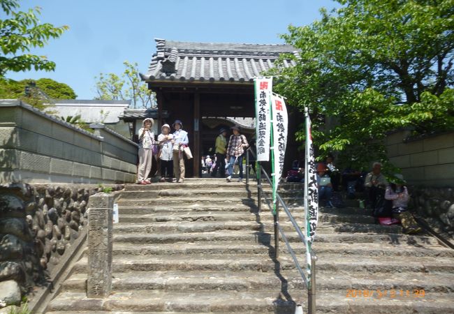 知多四国第２５番札所のお寺です。