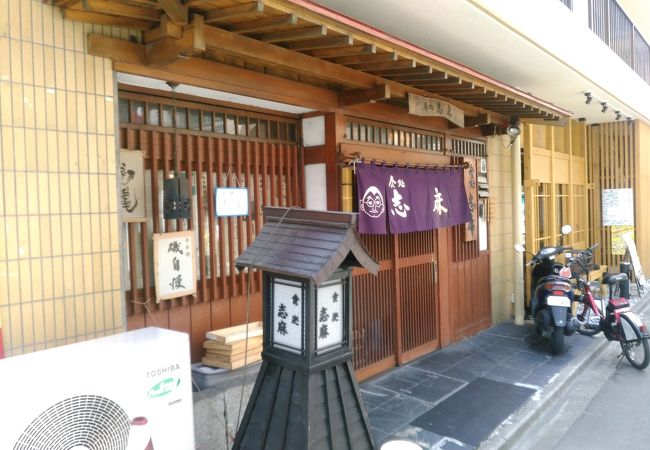 (志麻)今回は、煮魚定食755円にしました。小鉢が多く幸せな気分になりました。