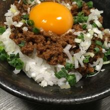 肉味噌卵黄ご飯