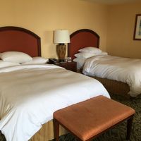 ダブルベットが２つにエキストラも余裕ではいります。