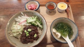 石垣島ラー油で有名な辺銀食堂へランチに行きました。