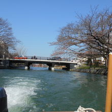 橋が結構あって、邪魔に感じる