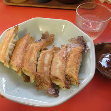 焼餃子は私には少し油っぽく感じました