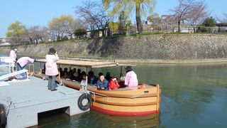 混雑すると待ち時間がかかる岡崎の十石舟めぐり。