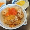利尻山が見える温泉露天風呂が良くて、夕食のうに飯丼(釜飯)が美味しかった☆