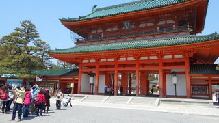 派手な色使いが好きな方向き