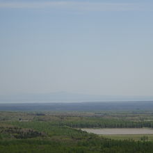 オホーツク海と国後島