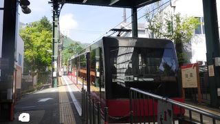 登山電車とロープウェイを結ぶ