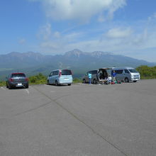 飯盛山の駐車場も、八ヶ岳の展望が良い。
