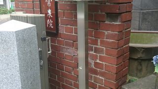 歴史を感じさせる寺院