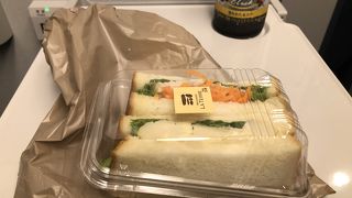 サンドイッチを新幹線内で食べました