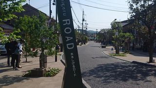 リニューアル工事中でしたが、妖怪のブロンズ像がありました。