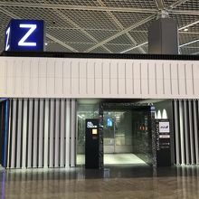 Zカウンターの場所は右端