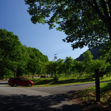 駐車場から歩きます