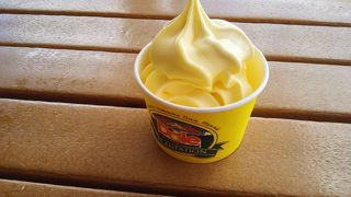パイナップルソフトクリームが有名です