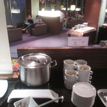 ロイヤルシルクラウンジ (スワンナプーム空港内)