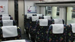 指定席を利用する際、所定の席を利用している場合、切符の拝見を受けずに済むかもしれません  