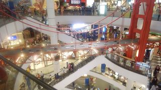 空港をモチーフにしたショッピングモール