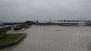 暴風雨の日に行きました。