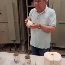 この方が説明してくれました