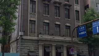 北浜レトロビルのひとつ