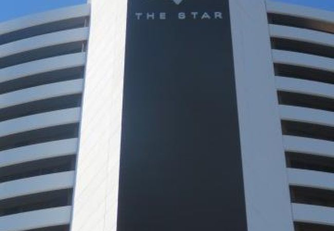 以前は、コンラッドジュピターズカジノでしたが、今は中国資本のTHE STARに名称が変わっています。