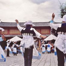 ナシ族の踊り