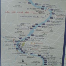 止まる場所ですが、数多くあります。特急は、止まらない場所あり