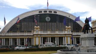 国鉄ＳＲＴのファランポーン駅は、タイ王国の最初の鉄道駅です。