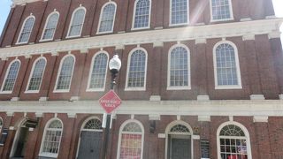 独立目指した名演説の舞台