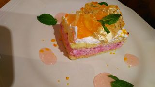 夏らしい桃のケーキ