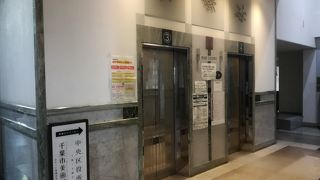 外観からは想像できない展示面積