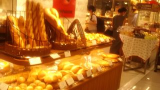 ウイング高輪の地下にあるパン屋