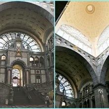 駅舎ホールのドーム天井(写真右)