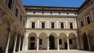 ウルビーノ公爵宮殿