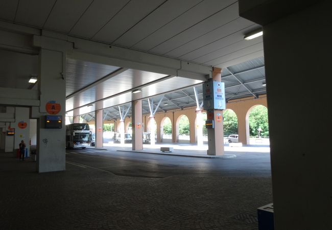 ウルビーノのバスターミナル