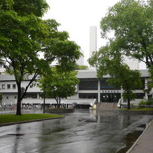 構内の南端にあります