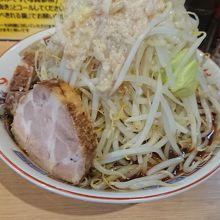 ヤサイニンニクマシしょうゆ