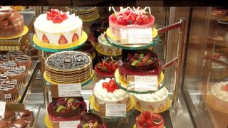 ロールケーキ美味しい。