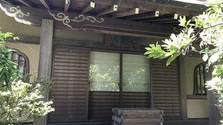 白山神社のふもとにあるお寺