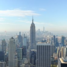 昼のエンパイアステートビル側の眺め