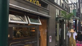 休日は並びます