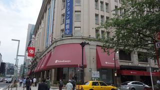 日本橋を代表するデパートのひとつ