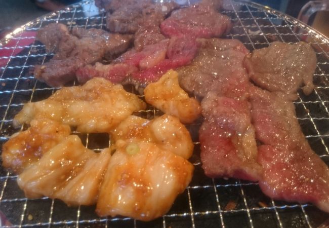 大和の人気ホルモン焼肉店