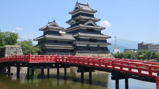 松本城と朱塗り橋 ♪