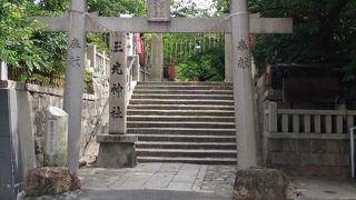 幸村の銅像、大阪城につながるトンネル？