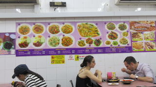 ムルタバを食べに。すぐ横に両替所があります。