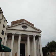 内部も外観も素晴らしい